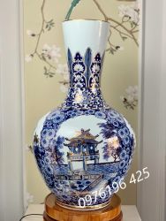 Lọ tỏi men lam vẽ vàng cảnh Hà Nội