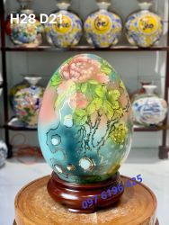 Trứng phong thuỷ gốm sứ vẽ vàng hoa mẫu đơn