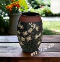 Bình gốm dáng chum khắc hoa cúc