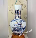 Lọ tỏi cổ thẳng men lam vẽ vàng nhị cảnh