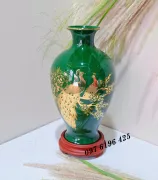 Lọ hoa quà tặng dáng đùi dế vẽ vàng họa tiết công đào