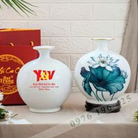 Bình hút tài lộc quà tặng sứ trắng vẽ hoa sen