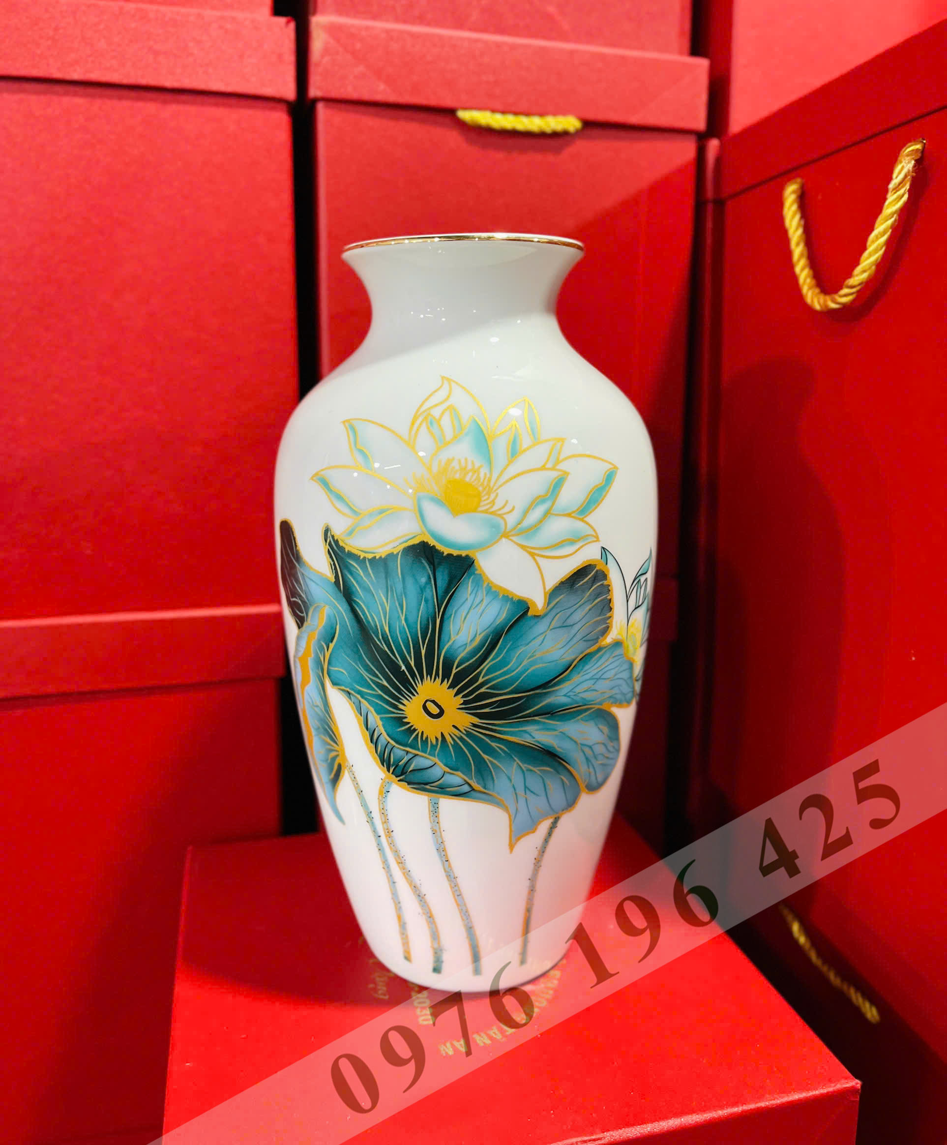 Lọ hoa quà tặng Bát Tràng hoa sen 3D