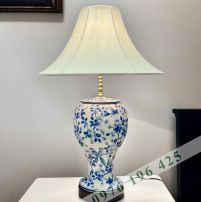 Đèn ngủ để bàn gốm men lam dáng eo