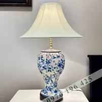 Đèn ngủ để bàn gốm men lam dáng eo