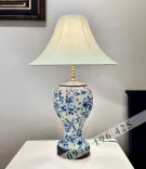 Đèn ngủ để bàn gốm men lam dáng eo