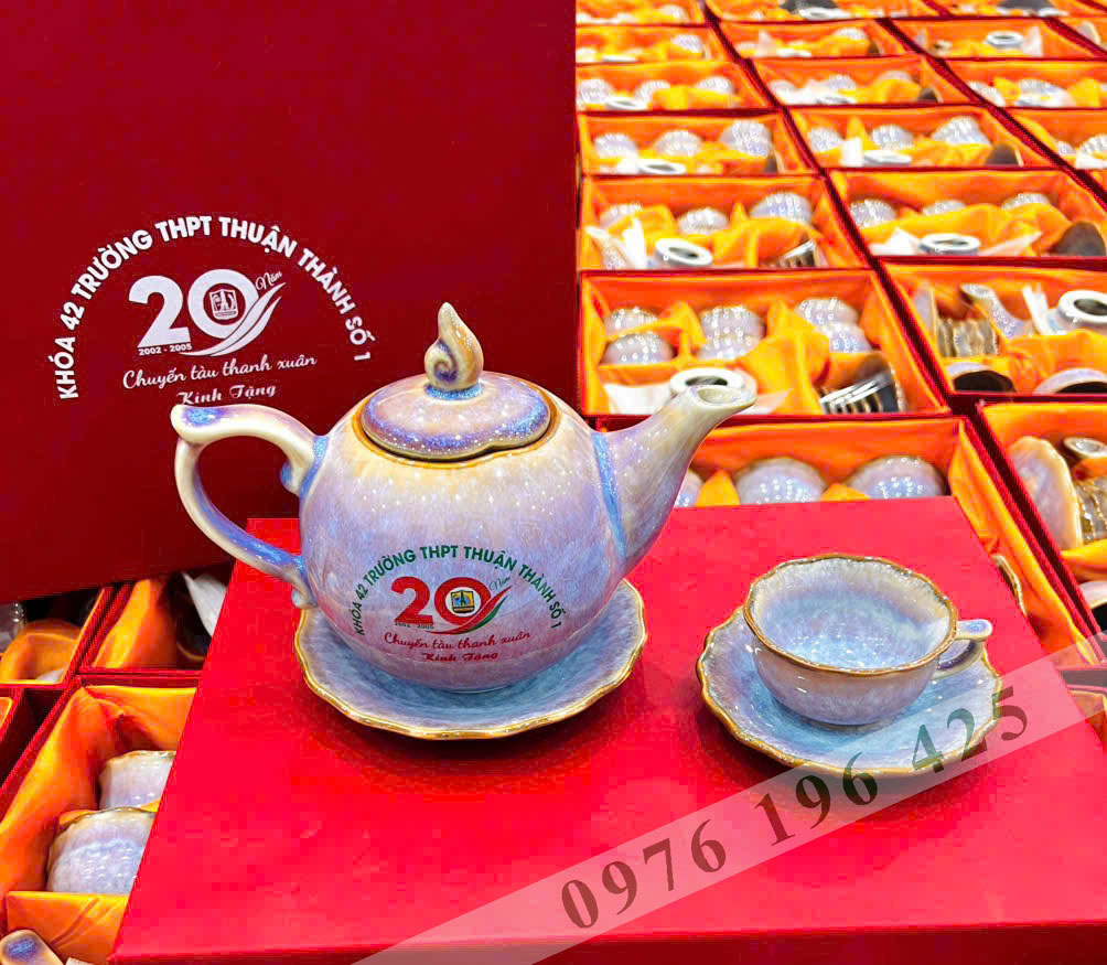 Bộ trà mẫu đơn men hỏa biến tím in logo