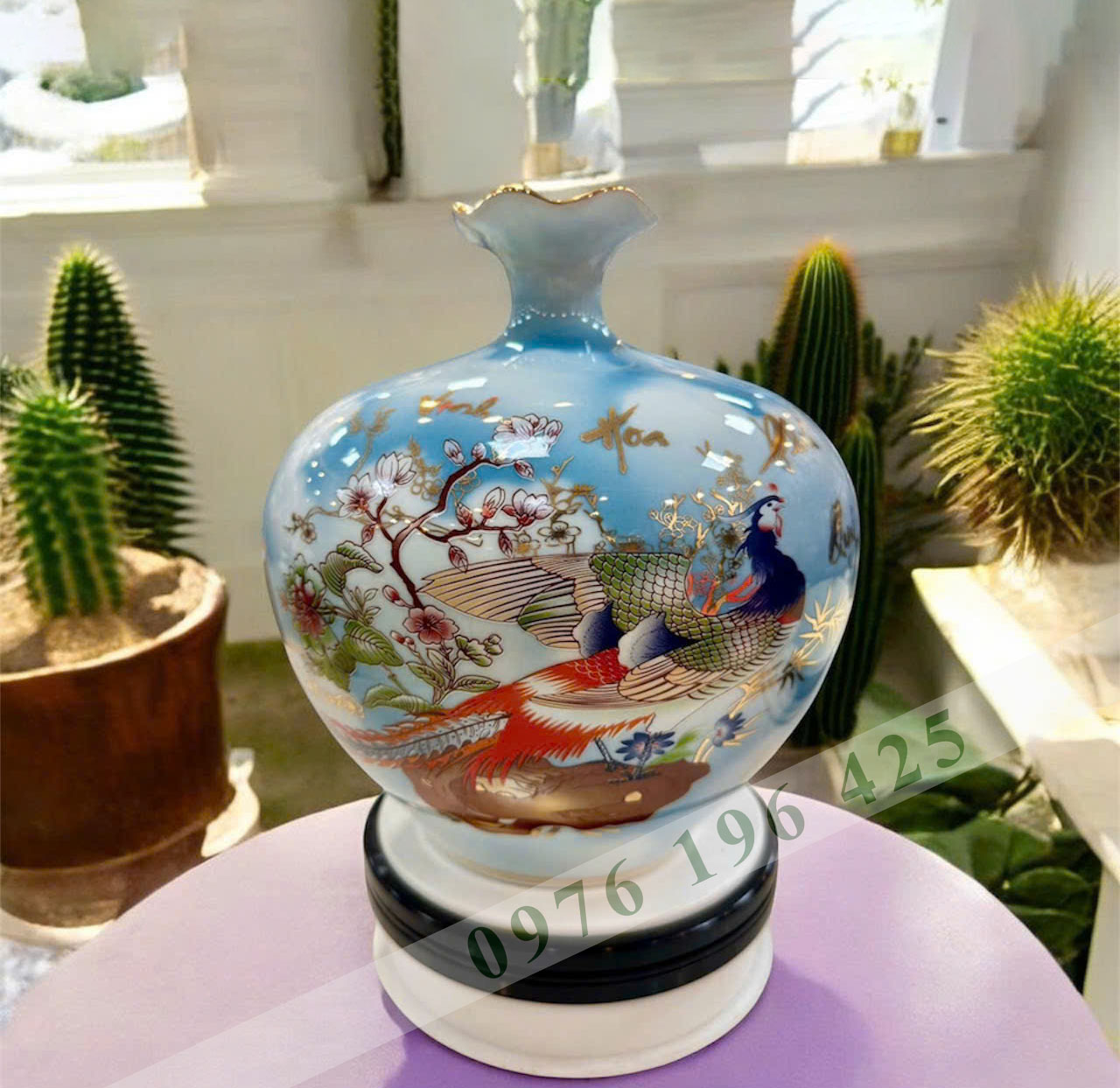 Bình hút tài lộc vẽ vàng miệng lượn vinh hoa phú quý , vân mây xanh