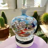 Bình hút tài lộc vẽ vàng miệng lượn vinh hoa phú quý , vân mây xanh