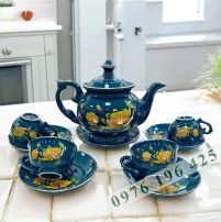 Bộ trà kẻ vàng phú quý quý men xanh hoa mai