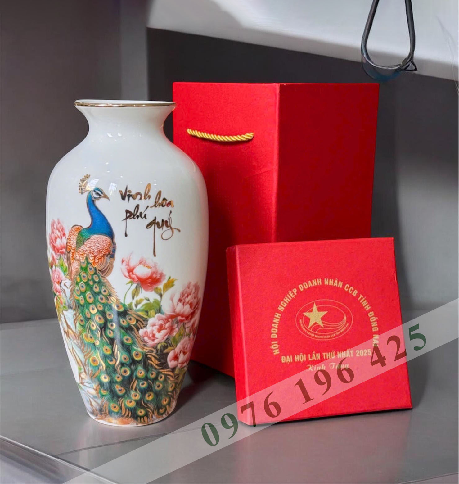 Lọ hoa quà tặng vinh hoa phú quý vàng kim