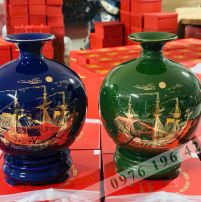 Bình hút tài lộc men màu vẽ vàng in logo kèm đế sứ