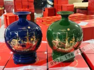 Bình hút tài lộc men màu vẽ vàng in logo kèm đế sứ