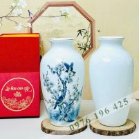 Lọ hoa quà tặng hoa đào xanh vẽ vàng kim
