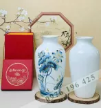 Lọ hoa quà tặng sen xanh lam vàng kim