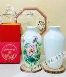 Lọ hoa quà tặng sứ trắng vẽ sen chuồn