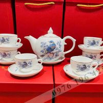 Bộ trà Bát Tràng kẻ vàng vẽ chim đào vàng kim