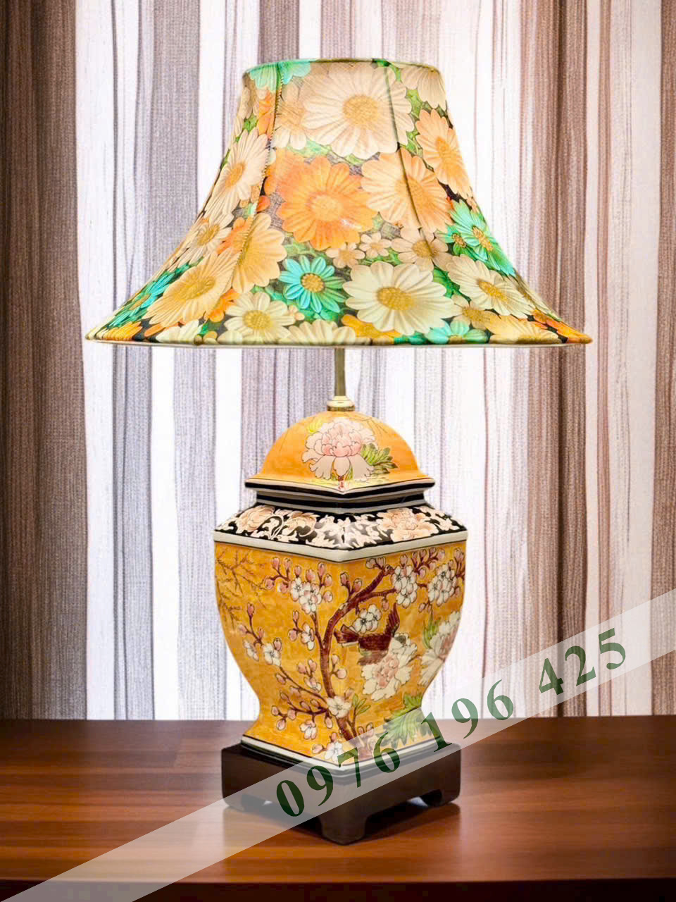 Đèn ngủ để bàn gốm sứ sắc xuân thân vuông
