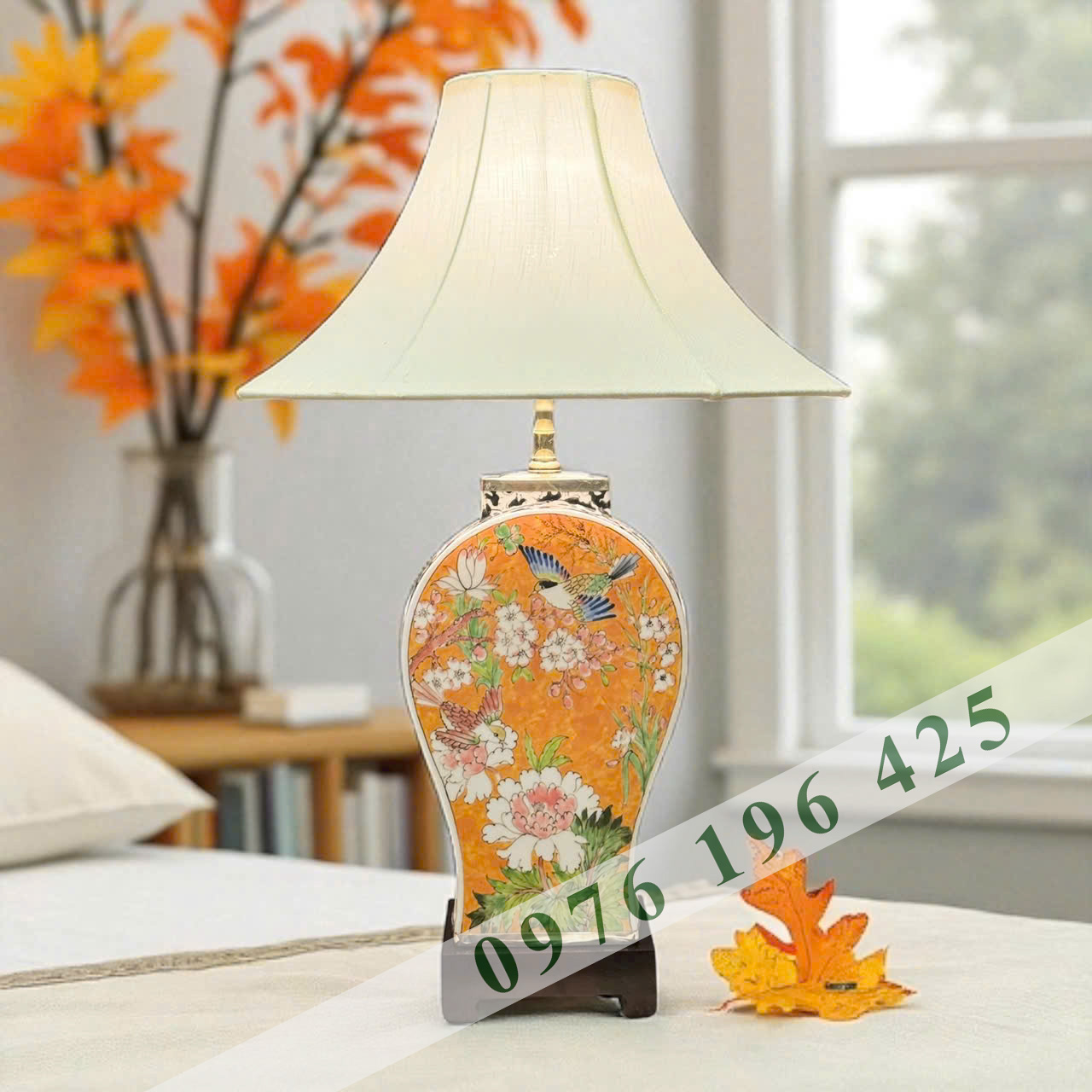 Đèn ngủ để bàn gốm sứ sắc xuân dáng vai tròn