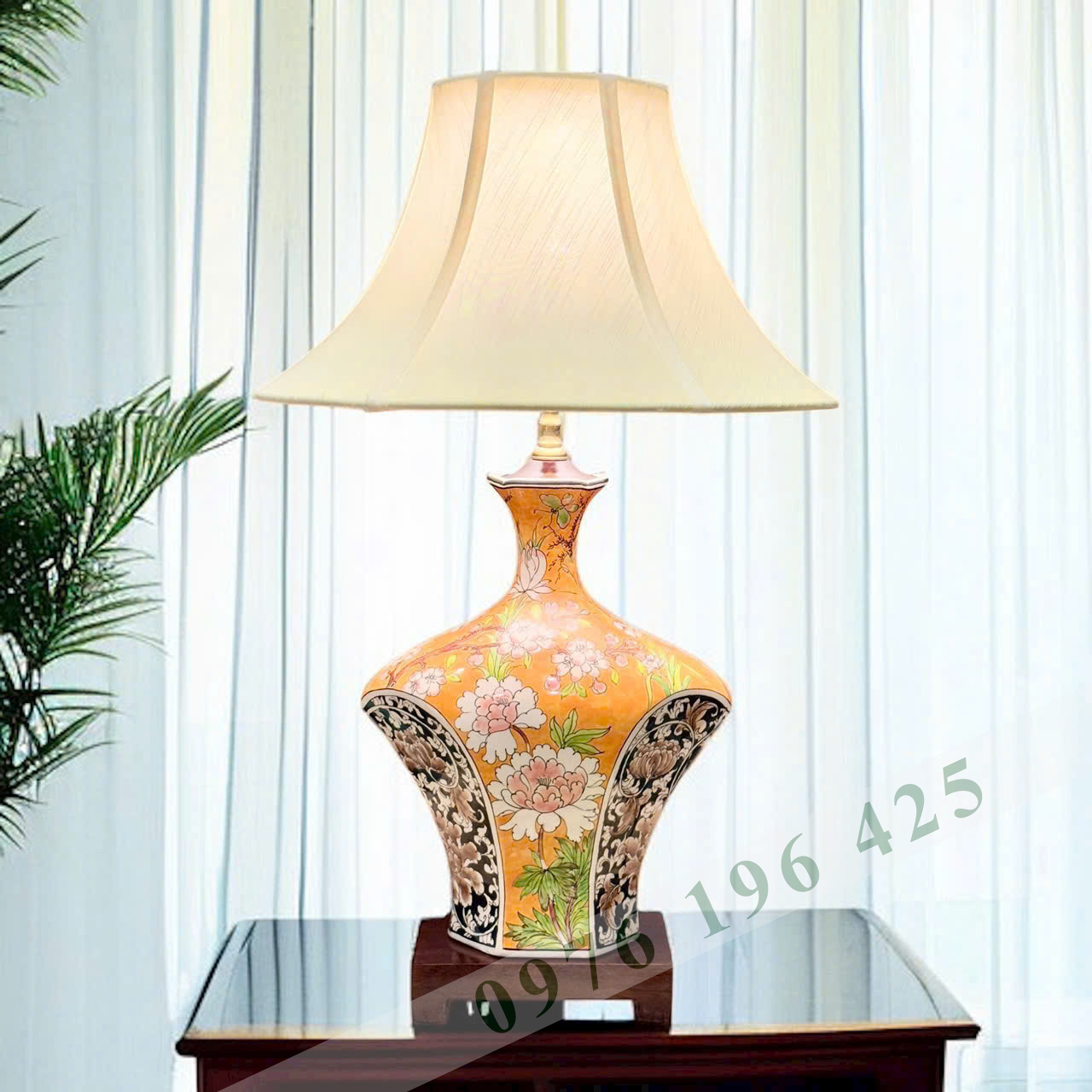 Đèn ngủ để bàn gốm sứ sắc xuân dáng chai vát