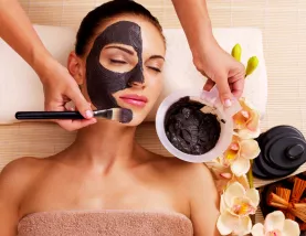 làm mặt nạ trị mụn từ trứng gà