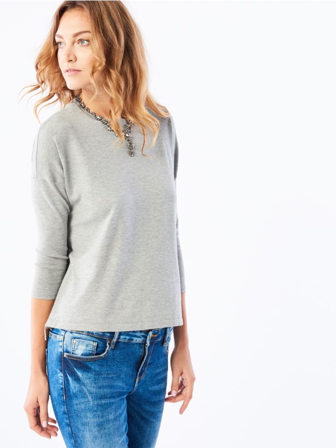 Áo sweater nữ tối giản