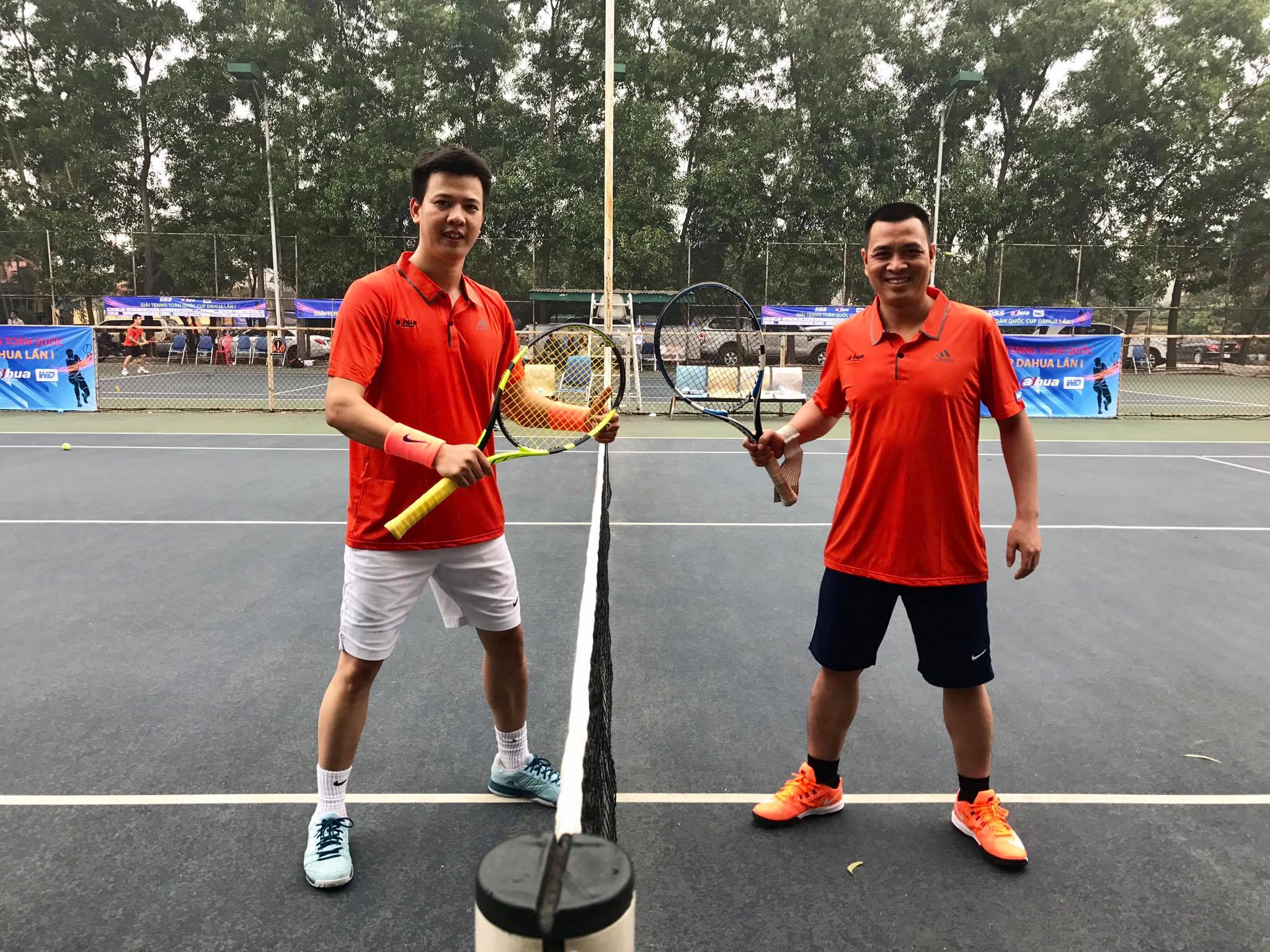 Các vận động viên đoạt giải đã được trao cúp và phần thưởng tại Đêm hội Dahua III vào tối ngày 20/1/2018