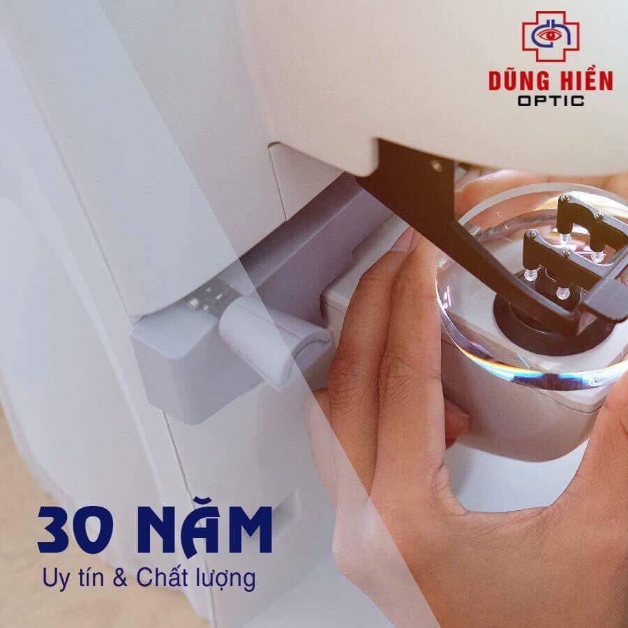 Trong hÃ¬nh áº£nh cÃ³ thá» cÃ³: má»t hoáº·c nhiá»u ngÆ°á»i vÃ&nbsp; cáº­n cáº£nh