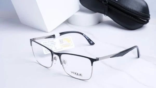 Kính mắt Vogue tại Vinh