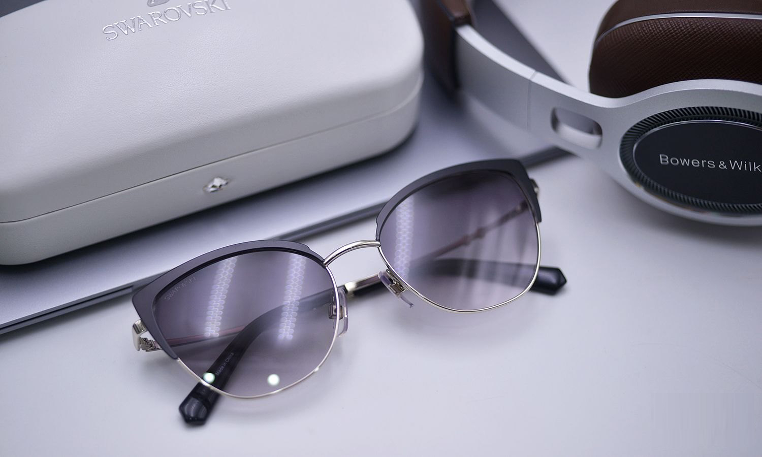 Kính mắt Swarovski