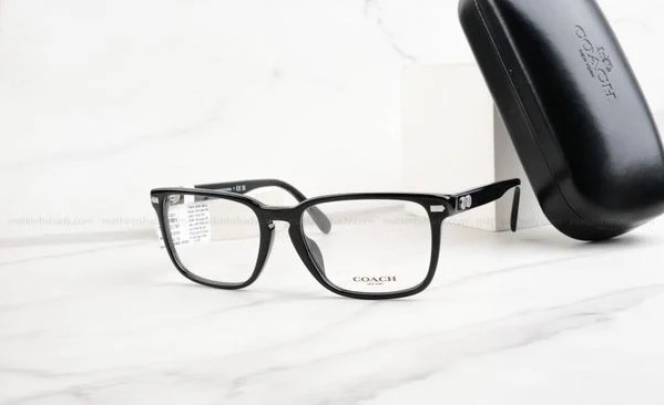 Kính thời trang Coach tại Vinh
