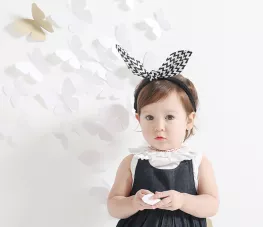 Váy diềm đen trắng