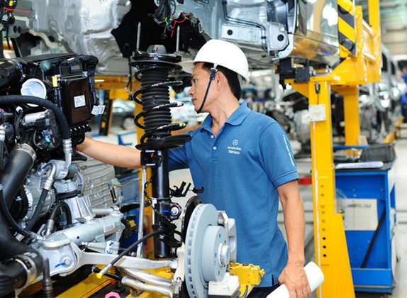 TS Lưu Bích Hồ: "So đo lợi ích tái cơ cấu, nền kinh tế sẽ khó khăn thêm"