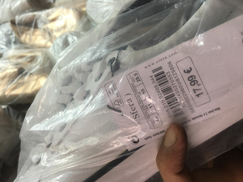 giày sneakers trắng