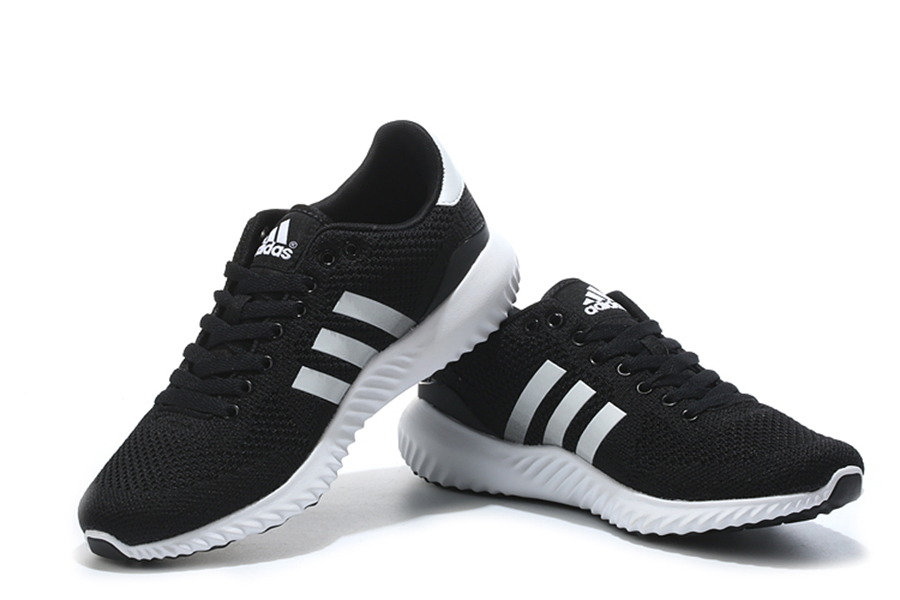GIÀY THỂ THAO ADIDAS ĐEN GDO100