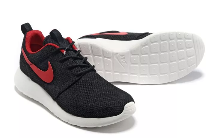 Giày nike đen Đế Trắng TD123