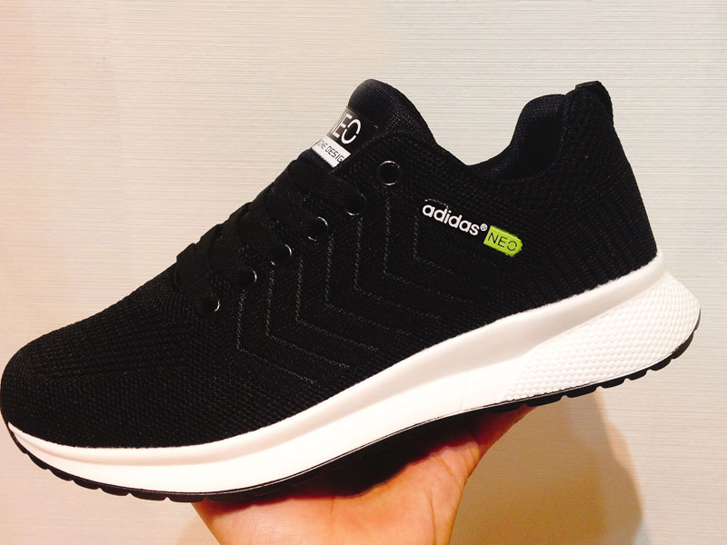 Giày thể thao Adidas màu  đen AD16