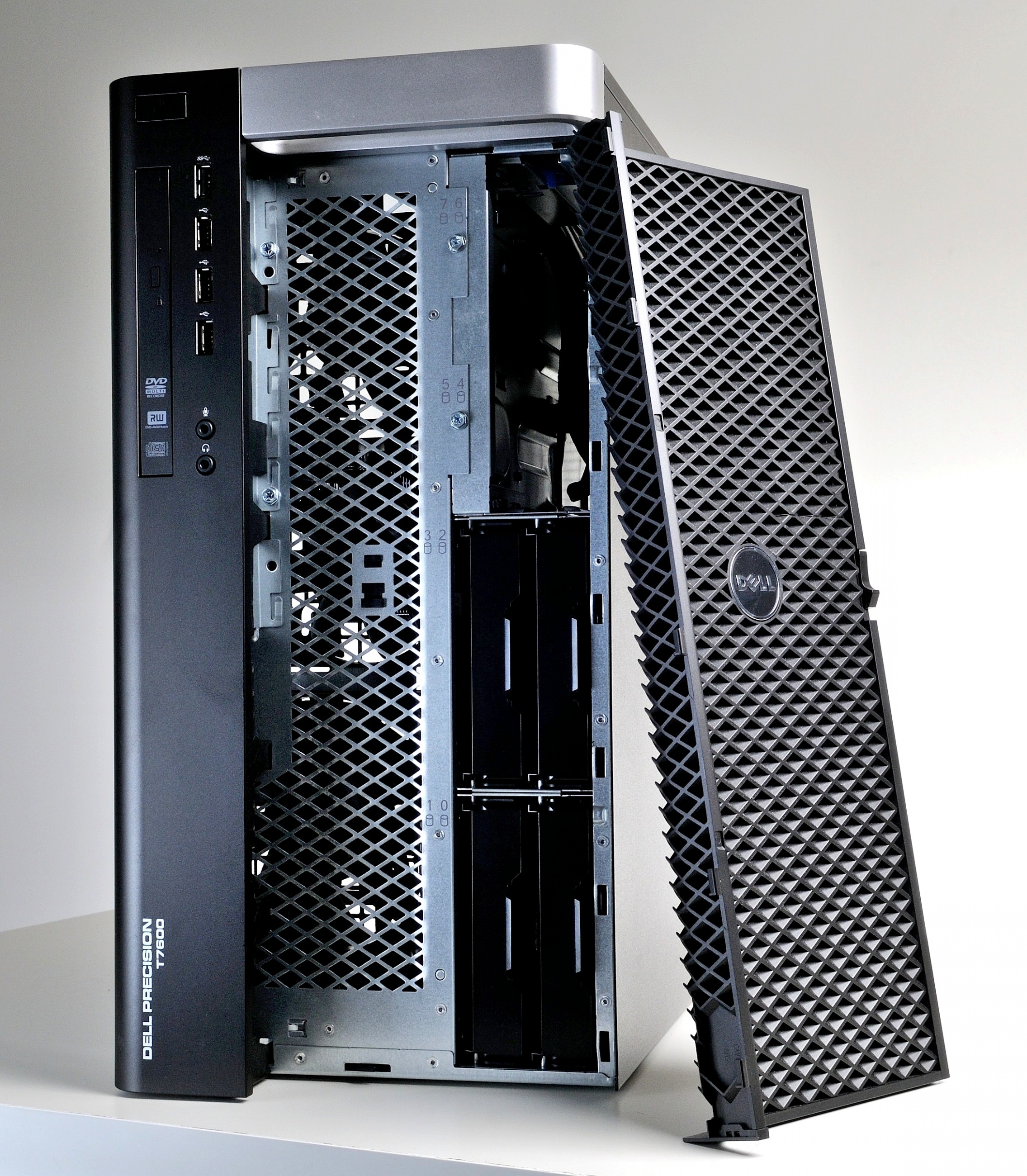 dell-workstation-t7610-2cpu-xeon-e5-2670-2-5-ghz-25mb-cache-20-loi-40-luong-ram-32gb-ssd-240gb-vga-quadro-5000-khung-long-bao-chua-g76101_26-09-2015-02-53-38
