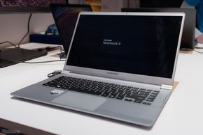 3588405_Tinhte_tren_tay_Samsung_Notebook_9_15_13_CES-21