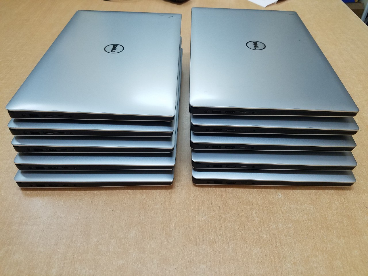 Dell Precision 5510|15.6" FHD/UHD Touch|i7-6820HQ 2.8 Ghz|08GB|SSD 256 GB|Quadro M1000M 4GB