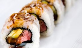 Cơm sushi ngao biển