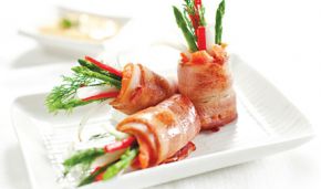 Thịt bò cuộn rau mầm