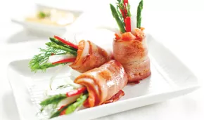 Thịt bò cuộn rau mầm