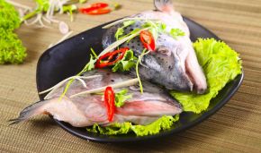 Lẩu đầu cá hồi