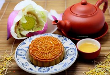 Bánh Trung thu hạt sen