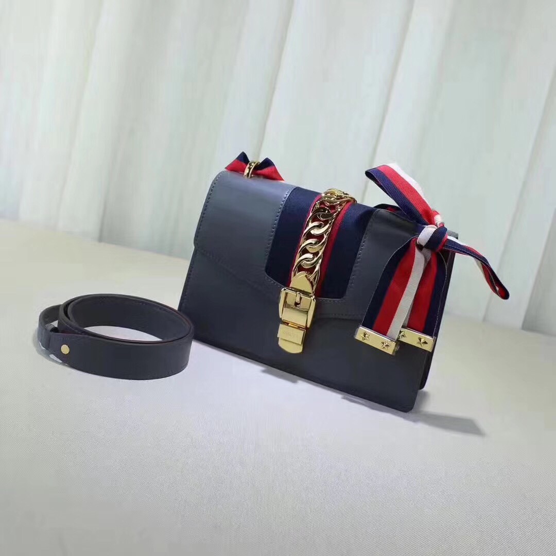 Túi xách gucci sylvie