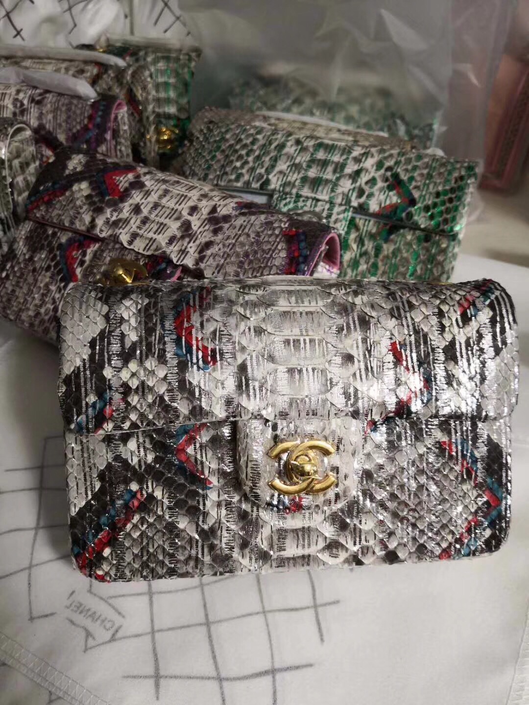 túi xách chanel classic da trăn