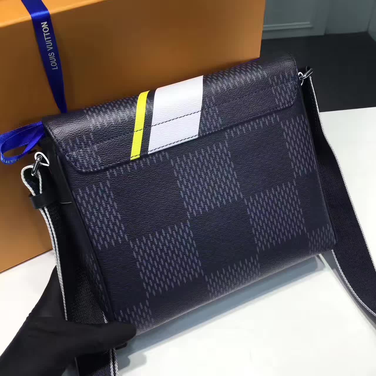 tui-xach-Louis-Vuitton-Damier-cobalt-district-mm-N44004-txlv014(1)