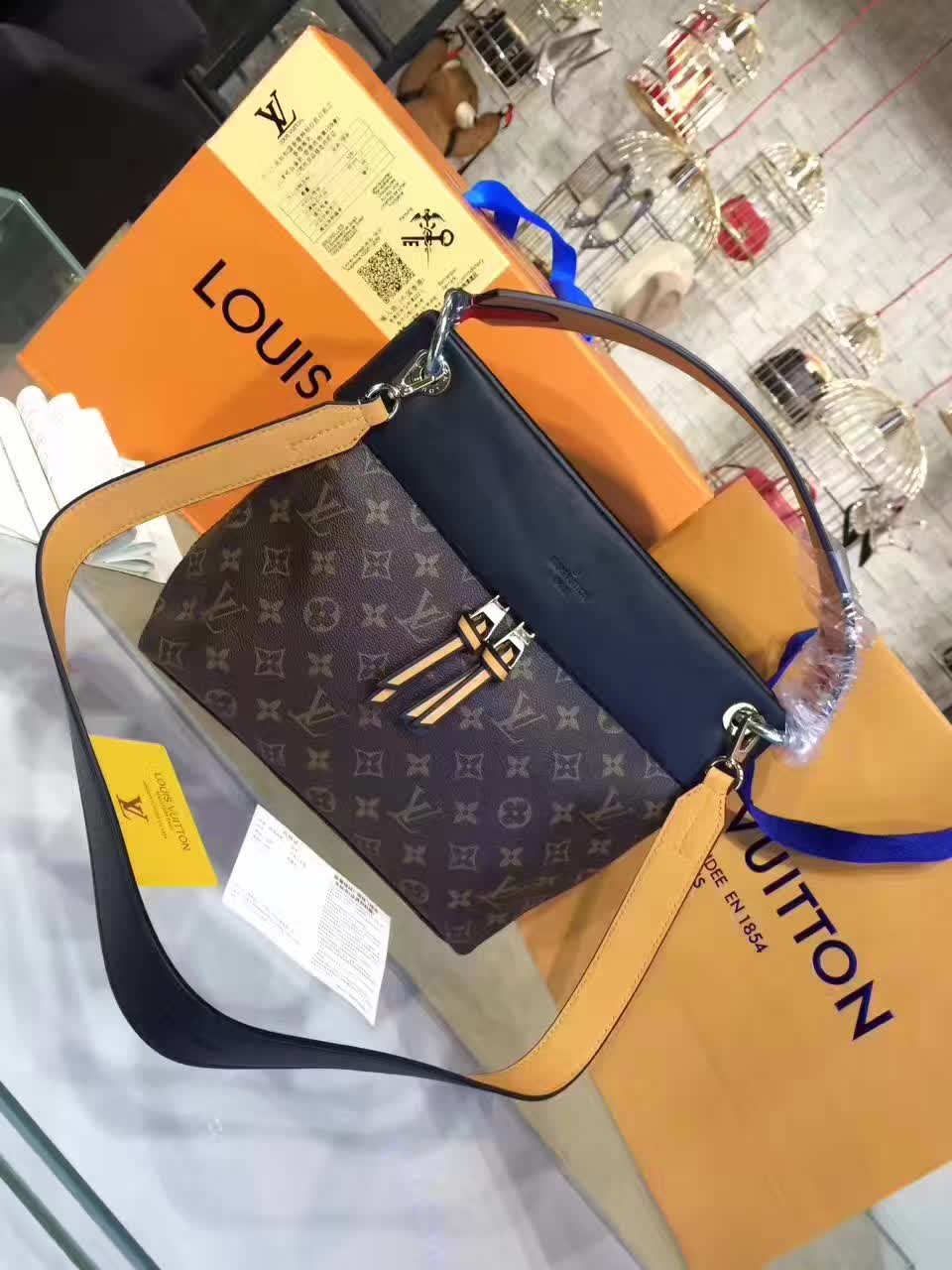 tui-xach-Louis-Vuitton-Monogram-tuileries-besace-M43157-txlv023(6)