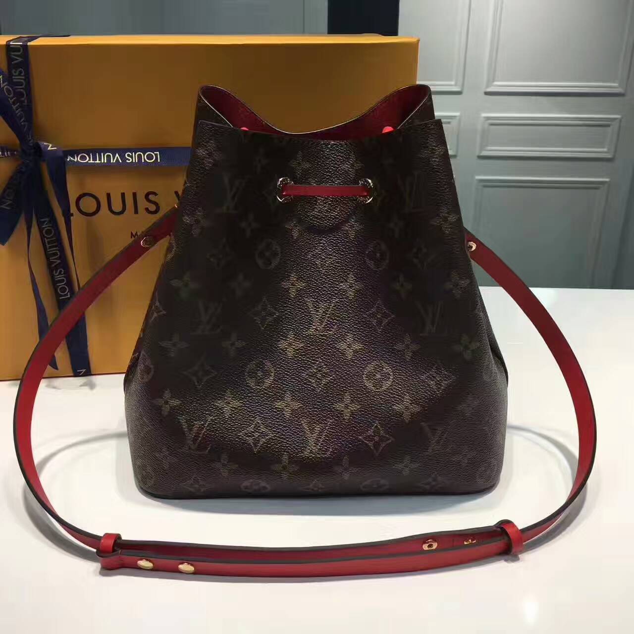 tui-xach-Louis-Vuitton-Monogram-Canvas-neonoe-bag-M44021-txlv028(2)